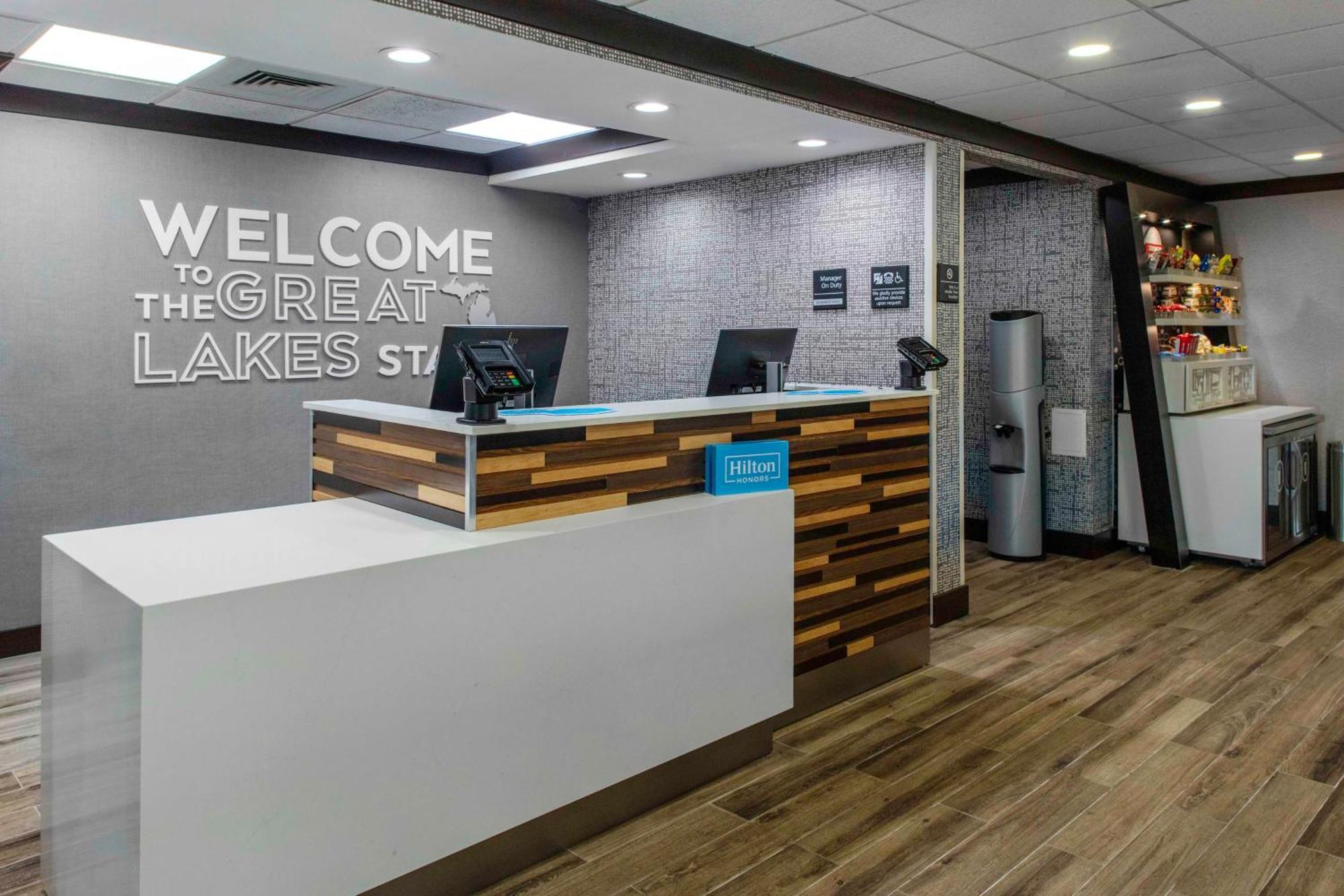 Hampton Inn Detroit Northville Exterior foto