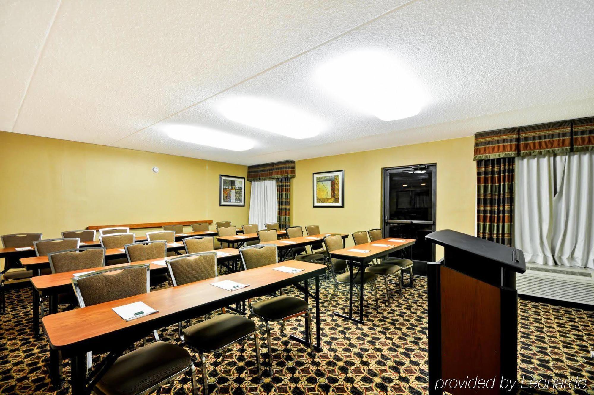 Hampton Inn Detroit Northville Exterior foto